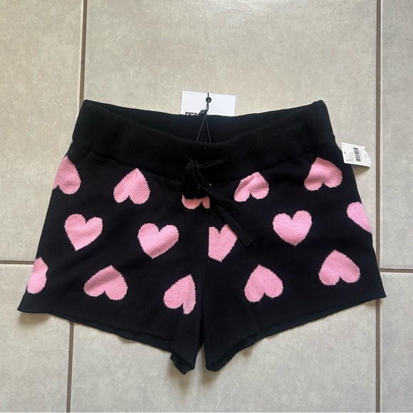 Beach Riot Balboa Hearts shorts - Picture 2 of 9